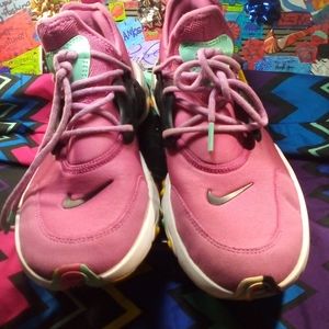 SIZE 6Y  PINK PRESTO TENNIS SHOES